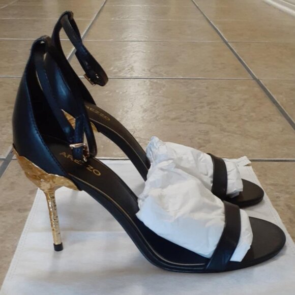 Brand New! Black & Gold Arezzo Heels 9.5 - Beautiful! - Picture 1 of 4